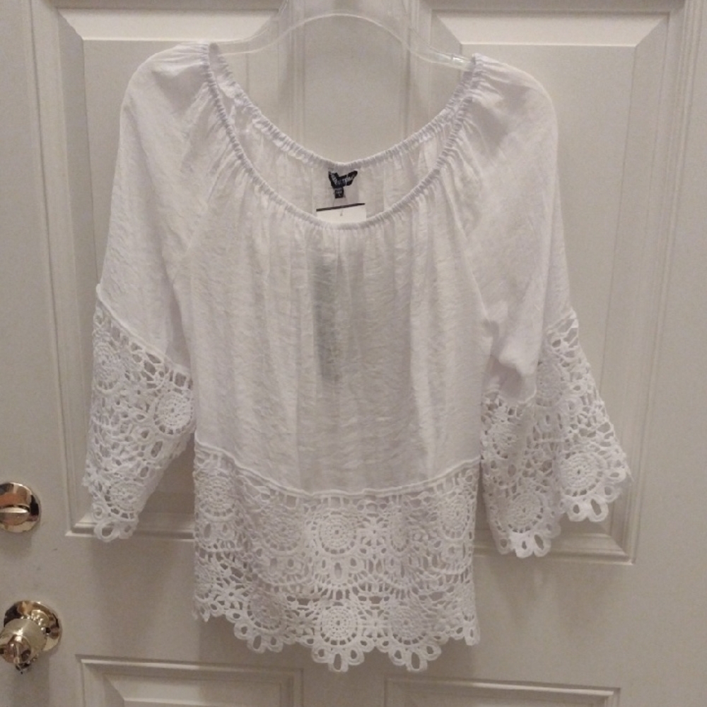 Beautiful Woman's White Ruffled 3/4 Sleeve Blouse By Unique Spectrum.